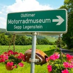 Oldteimer Motorradmuseum-Schild